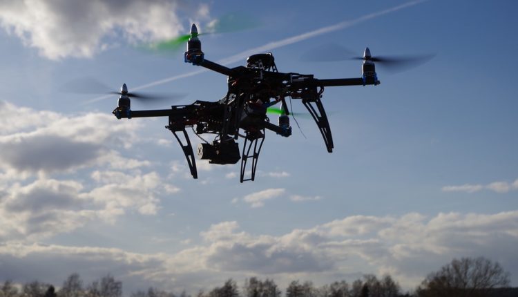 Slovenac u Austriji dronom zamalo srušio helikopter – i to policijski Slovenac u Austriji dronom zamalo srušio helikopter – i to policijski