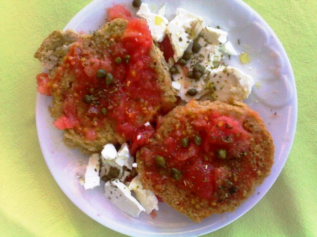 Dakos (grčka salata) Dakos (grčka salata)