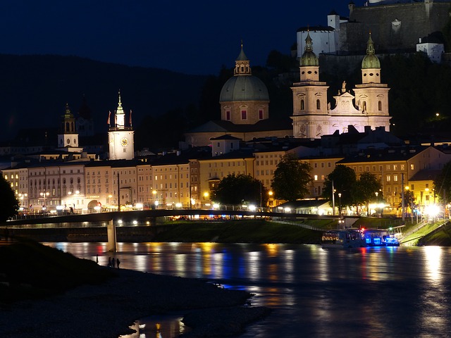 Mocart kugle okružene brdima (foto)