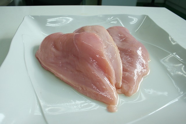Kako da prepoznate da li je meso pokvareno: Za piletinu postoji poseban trik