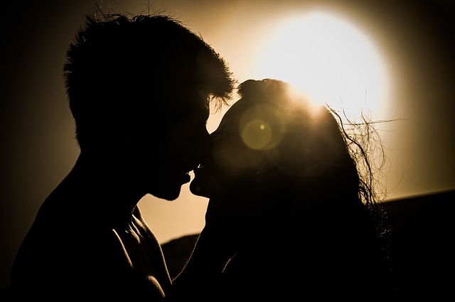 Ljubavni test od samo 6 pitanja otkriva kakvi ste kada volite: Proverite odmah