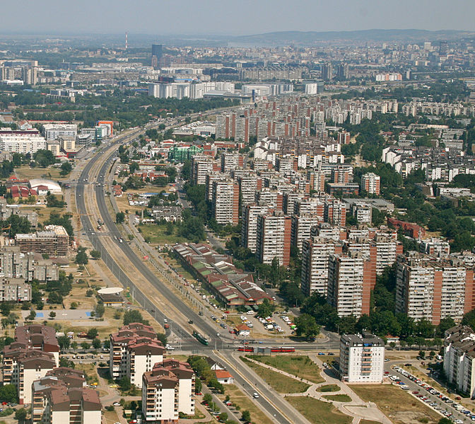 Vesić: Punom parom se gradi 300 parking mesta