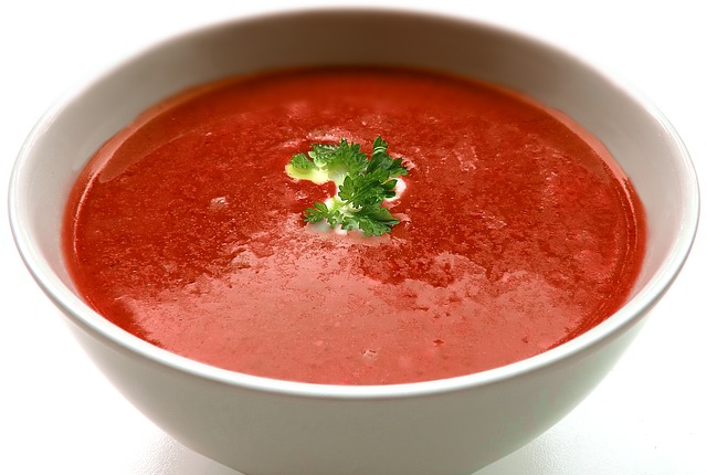 Bez kuvanja, svež i sočan: Ovo je tajna savršenog mlevenog paradajza