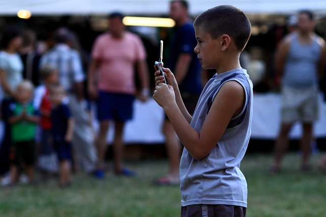 Ima li pomoći za decu zavisnu od mobilnih?