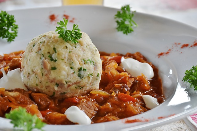 “Siromahov gulaš” je idealan recept za nedeljni ručak, oboriće vas s nogu