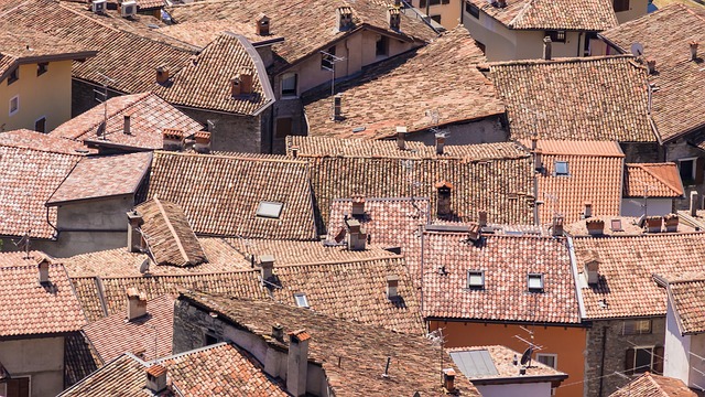 Ova slika kuće u Bugarskoj apsolutni je hit na Fejsu, samo da vidite kako je neko sredio krov
