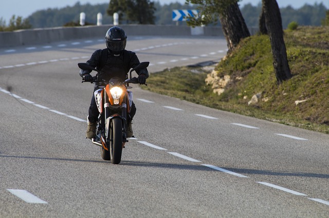 Motociklista poginuo na auto-putu – udario ga grom