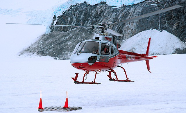 Gasio požar: Srušio se helikopter, poginuo pilot