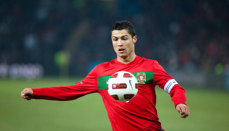 Ronaldu peti put Zlatna lopta „Frans fudbala“ Ronaldu peti put Zlatna lopta „Frans fudbala“