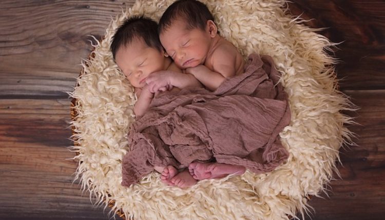 Šokanto: Prodali svoje bebe blizance da bi vratili dugove zelenašima