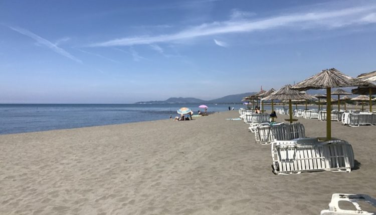 Pobegao iz zatvora, živeo na plaži 10 godina, ali mu dosadilo Pobegao iz zatvora, živeo na plaži 10 godina, ali mu dosadilo