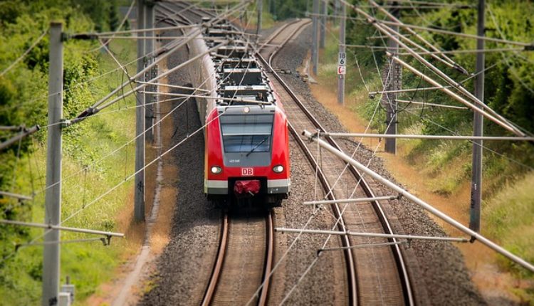 Ako voz zakasni, možete da naplatite odštetu, a ona nije mala Ako voz zakasni, možete da naplatite odštetu, a ona nije mala