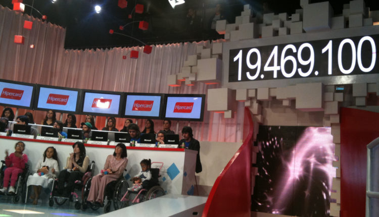 „Ruka ruci“: Teleton – filmske i muzičke zvezde skupljaju pomoć „Ruka ruci“: Teleton – filmske i muzičke zvezde skupljaju pomoć
