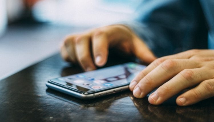 Tri znaka da vam je hakovan mobilni telefon Tri znaka da vam je hakovan mobilni telefon
