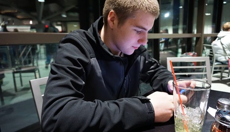 Stvarni svet „prespor“ zbog smartfona Stvarni svet „prespor“ zbog smartfona