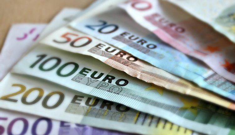 Danas počinje isplata 30 evra državne pomoći penzionerima