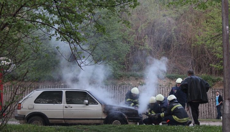 Udes kod Topole: Prevrnuo se automobil, vozač ispao iz kola i ostao na mestu mrtav