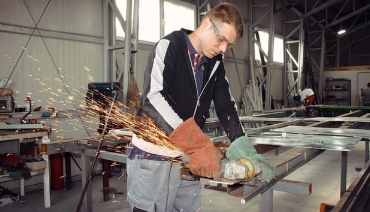 Kad radnici sami kupe fabriku Kad radnici sami kupe fabriku