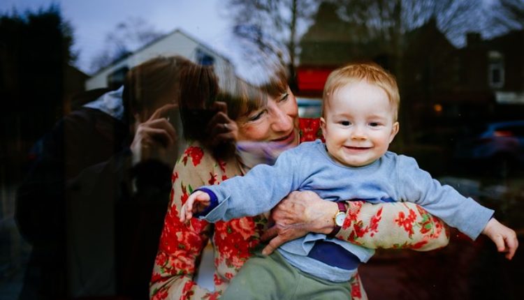 „Zamolila sam mamu da mi pričuva bebu, tražila mi je 2000 dinara“