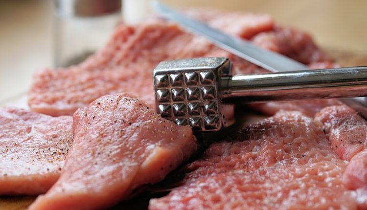 Dobar ili loš potez: Evo šta bi se dogodilo našem telu kada bismo jeli meso svaki dan Dobar ili loš potez: Evo šta bi se dogodilo našem telu kada bismo jeli meso svaki dan