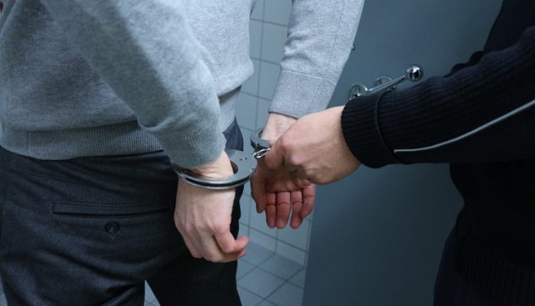 Završena opsada u Rakovici, pripadnici SAJ uhapsili naoružanog muškarca