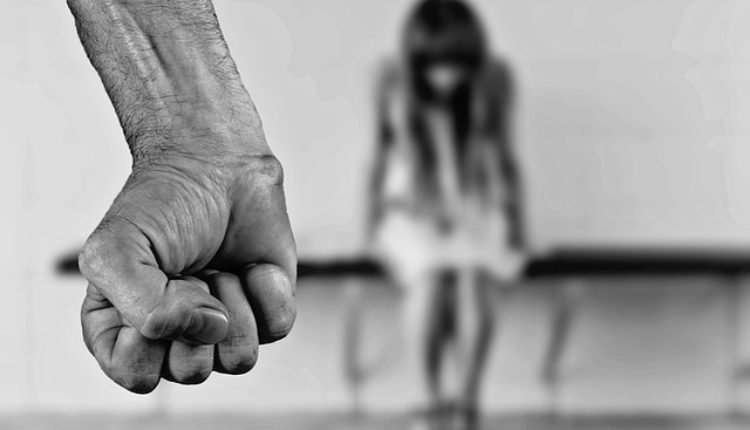 Užas: Ubica izašao iz zatvora pa silovao i brutalno tukao maloletnu ćerku