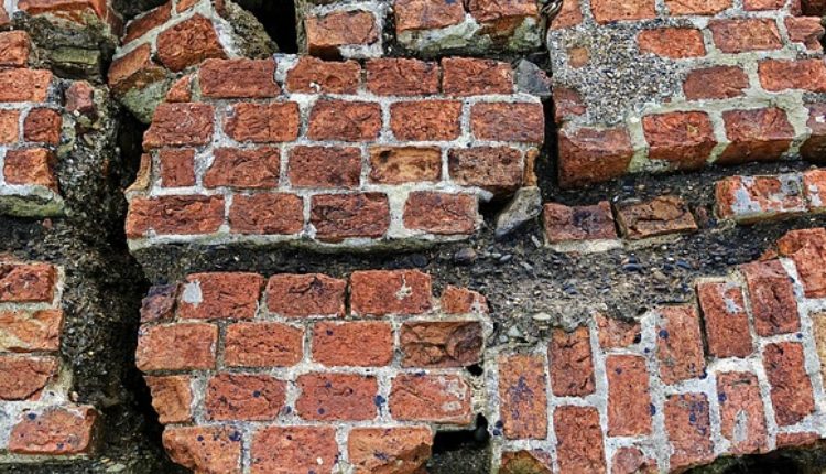 U podrumu pronašli lažni zid, a ono što se iza njega krilo još ih je više iznenadilo U podrumu pronašli lažni zid, a ono što se iza njega krilo još ih je više iznenadilo