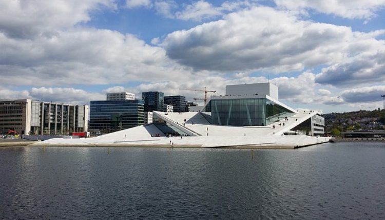 Oslo: 1.000 ždralova od papira pred uručenje Nobela za mir Oslo: 1.000 ždralova od papira pred uručenje Nobela za mir