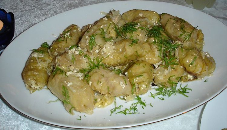 Najukusnija sarma od kiselog kupusa po receptu slavnog Steve Karapandže, ovo je njegova tajna Najukusnija sarma od kiselog kupusa po receptu slavnog Steve Karapandže, ovo je njegova tajna
