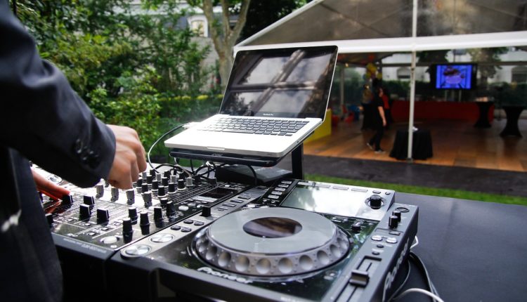 Slavni muzičar boluje od Parkinsonove bolesti Slavni muzičar boluje od Parkinsonove bolesti