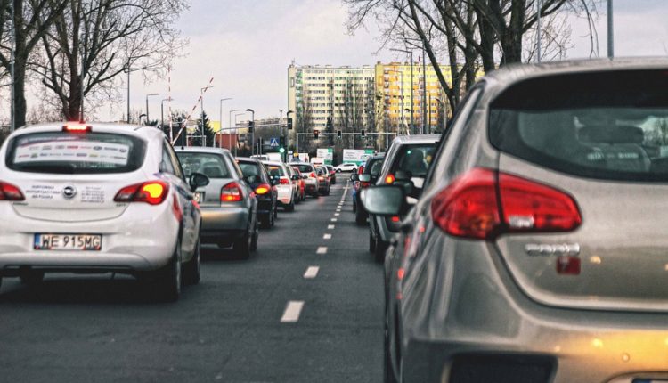 Kilometarska kolona na autoputu