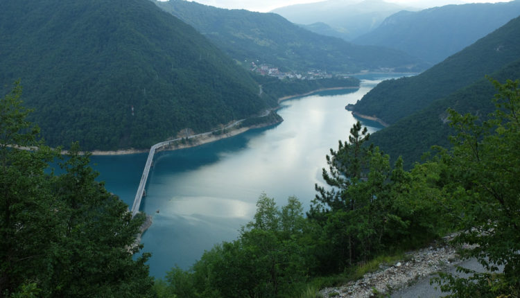 Kičma Balkana puca preko Srbije — ne lome je ni Albanci ni Hrvati… Kičma Balkana puca preko Srbije — ne lome je ni Albanci ni Hrvati…