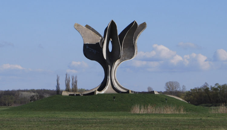 Za hrvatsku Vikipediju Jasenovac je — „sabirni logor“