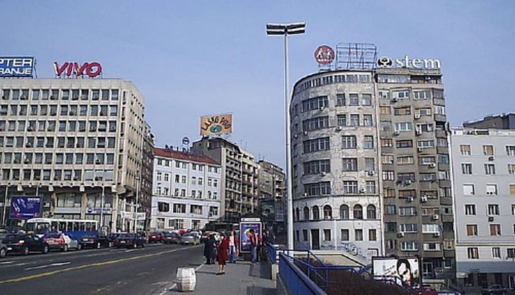 Koliko se godišnje iz Srbije iseli ljudi? Koliko se godišnje iz Srbije iseli ljudi?