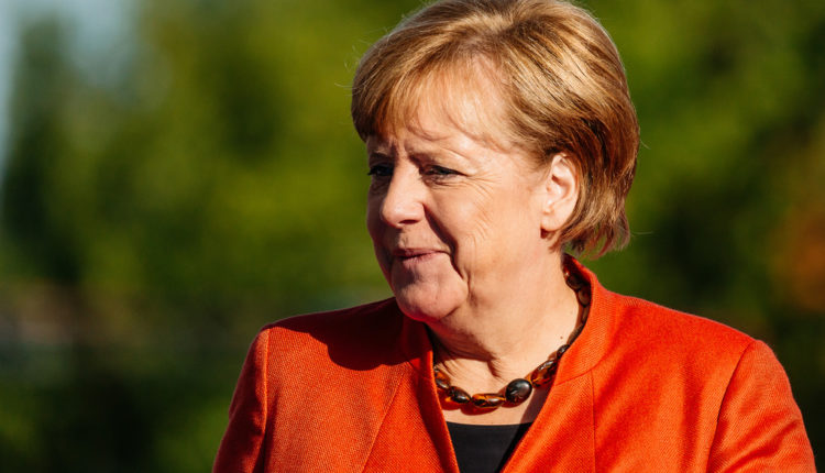 Angela Merkel opljačkana: Lopov joj ukrao novčanik, prošao pored telohranitelja
