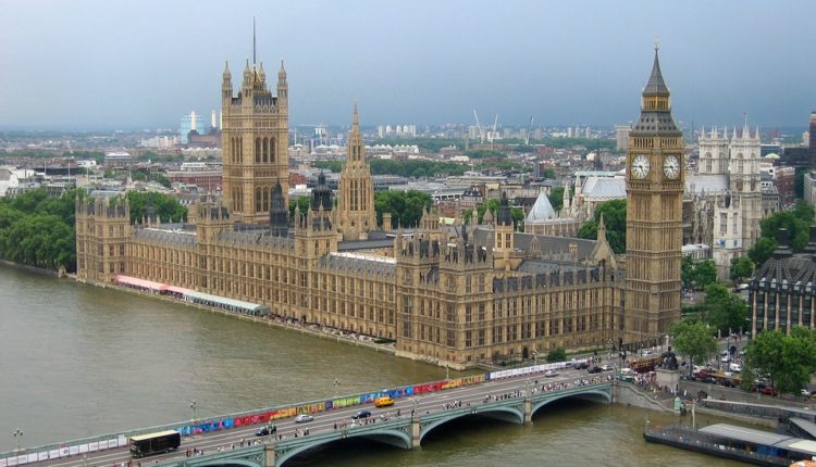 Blef Londona: Druge tera, a sam ne uvodi sankcije Moskvi Blef Londona: Druge tera, a sam ne uvodi sankcije Moskvi