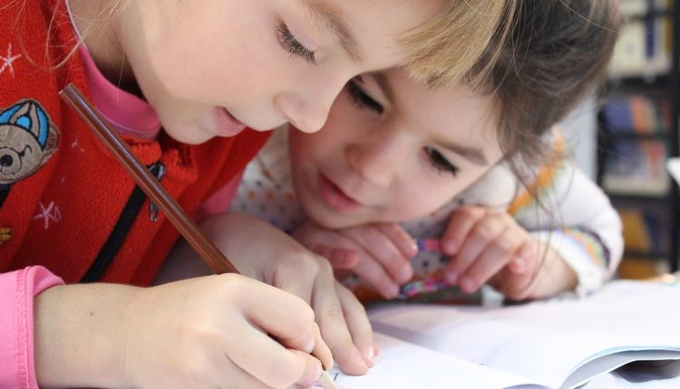 „Ko ne upiše dete u prvi razred – kazna 100.000 dinara“ „Ko ne upiše dete u prvi razred – kazna 100.000 dinara“