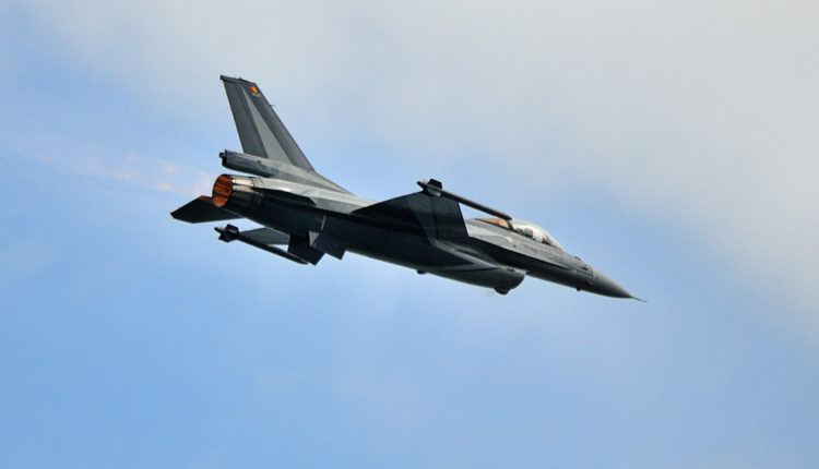 Srušio se američki F-16, pilot nije teže povređen Srušio se američki F-16, pilot nije teže povređen