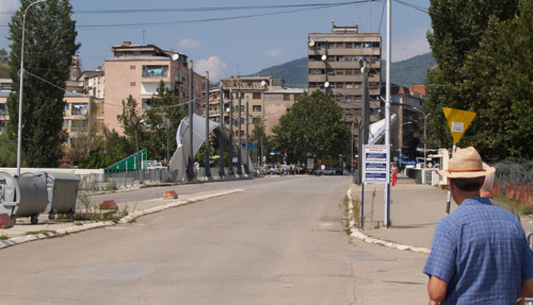 Tuča srpskih policajaca u Kosovskoj Mitrovici, jedan teško povređen Tuča srpskih policajaca u Kosovskoj Mitrovici, jedan teško povređen