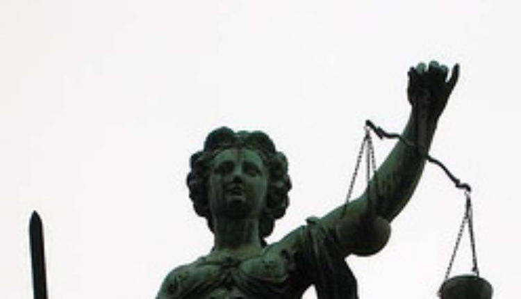 Dno života: proces za ubistvo odložen zbog ljubavne veze sudije i advokata!