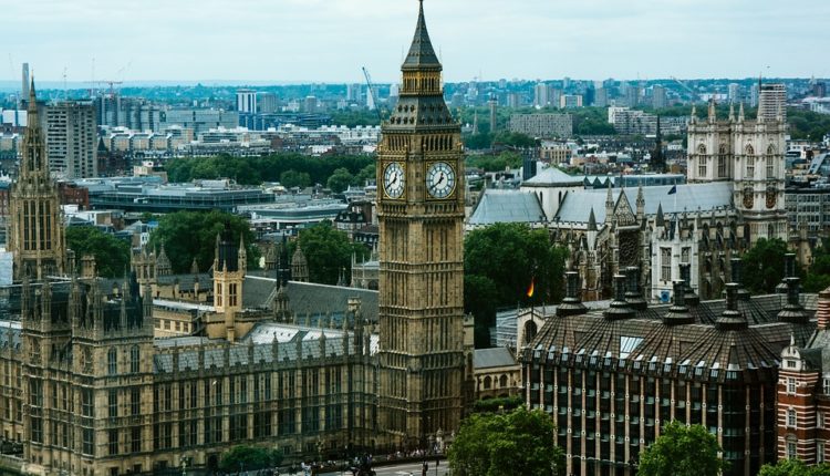 Tereza Mej prelomila: Britanci spremni za vojnu intervenciju u Siriji Tereza Mej prelomila: Britanci spremni za vojnu intervenciju u Siriji