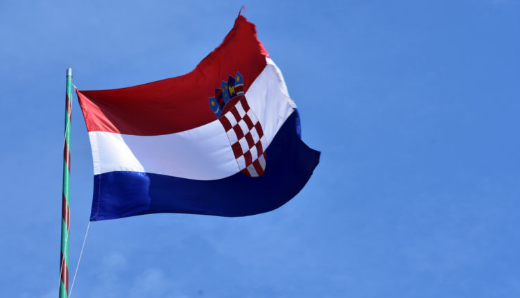 Katolička crkva zove mlade da ostanu – uz ustaški simbol Katolička crkva zove mlade da ostanu – uz ustaški simbol