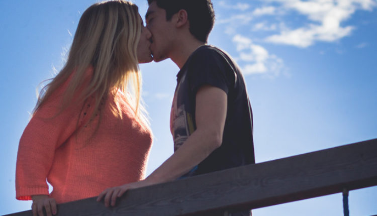 Ovih 7 stvari koje SIGURNO niste znali o poljupcu