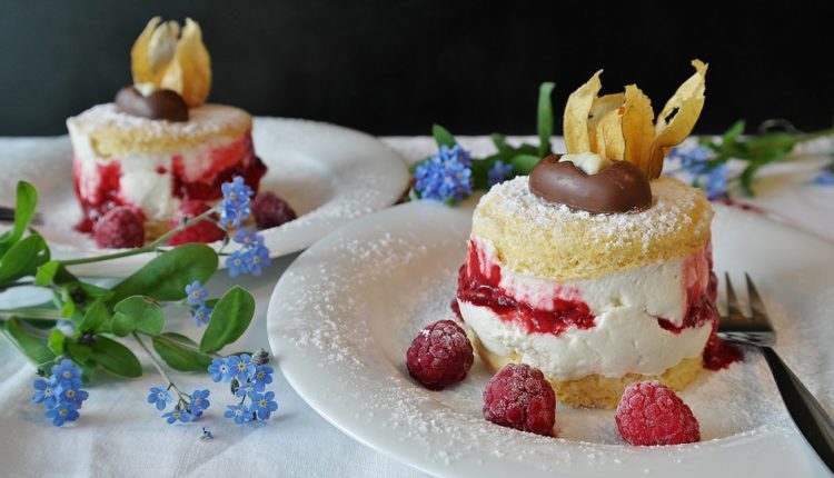 Savršeno osveženje za letnje dane: Ledeni kolač sa malinama