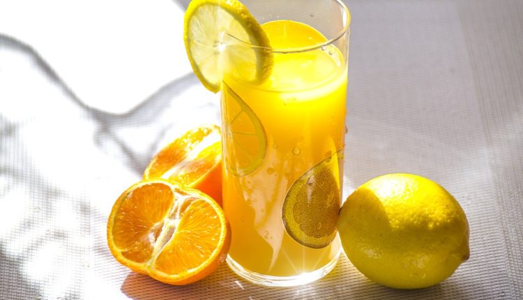 Sve što vam treba u ove vrele dane: Napravite čak 9 litara soka od samo 4 voćke!