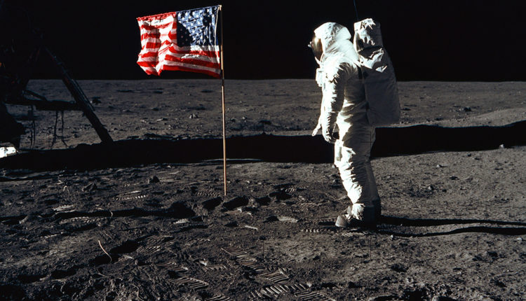 Rogozin: Proverićemo da li su Amerikanci bili na Mesecu