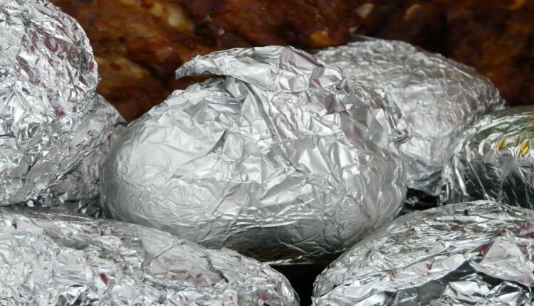 Ostatke hrane umotavate u aluminijumsku foliju? Nemojte! Ostatke hrane umotavate u aluminijumsku foliju? Nemojte!