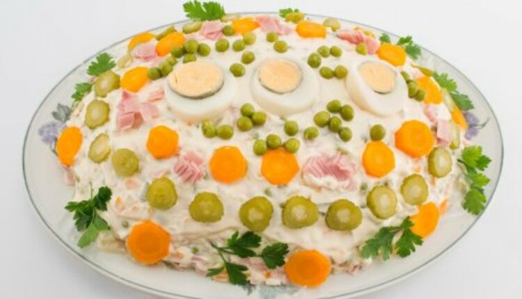 Ruska salata – za novogodišnje uživanje Ruska salata – za novogodišnje uživanje