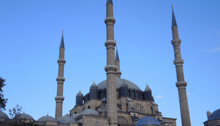 Džamija koju Turska hoće da gradi u Prištini izazvala mnogo kontroverzi