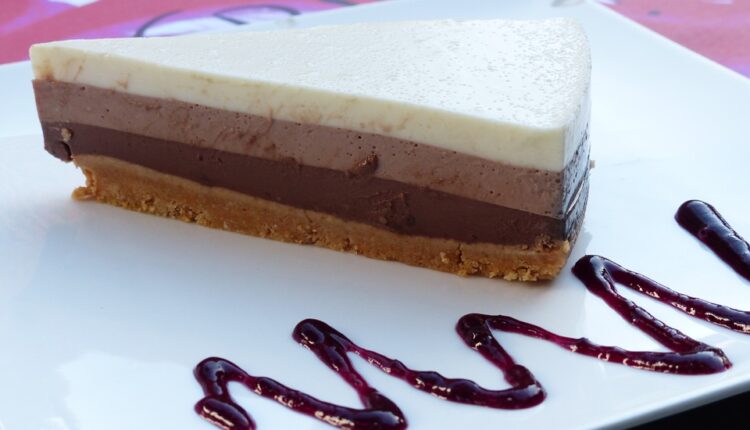 Rapsodija ukusa: Torta od tri vrste čokolade Rapsodija ukusa: Torta od tri vrste čokolade